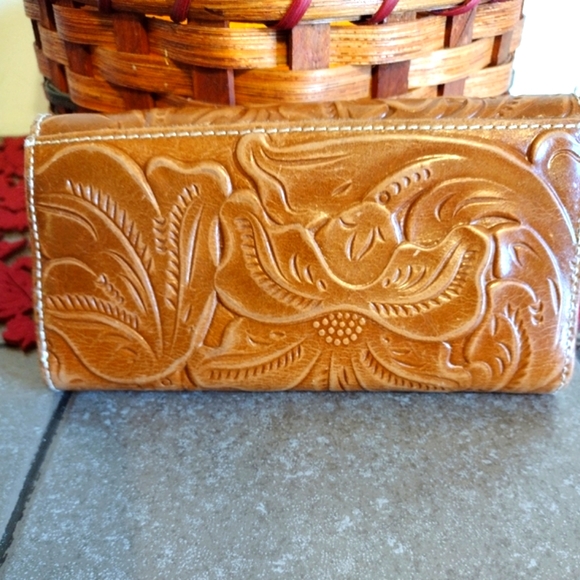 Patricia Nash Terresa Florence  Trifold Leather Wallet - Picture 2 of 8